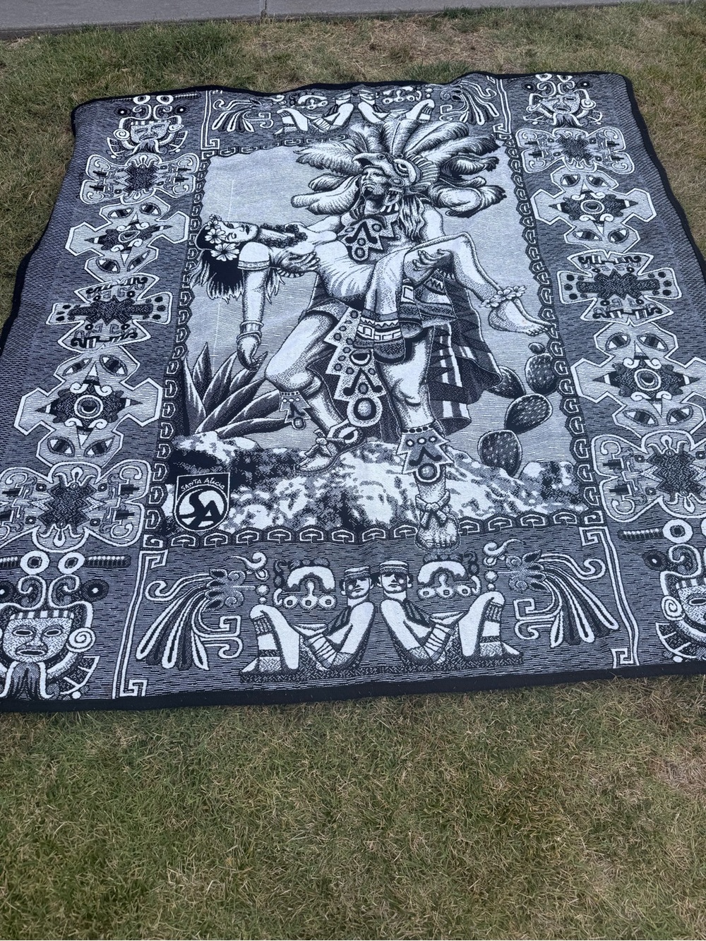 Black and White Aztec-Inspired Blanket Full size